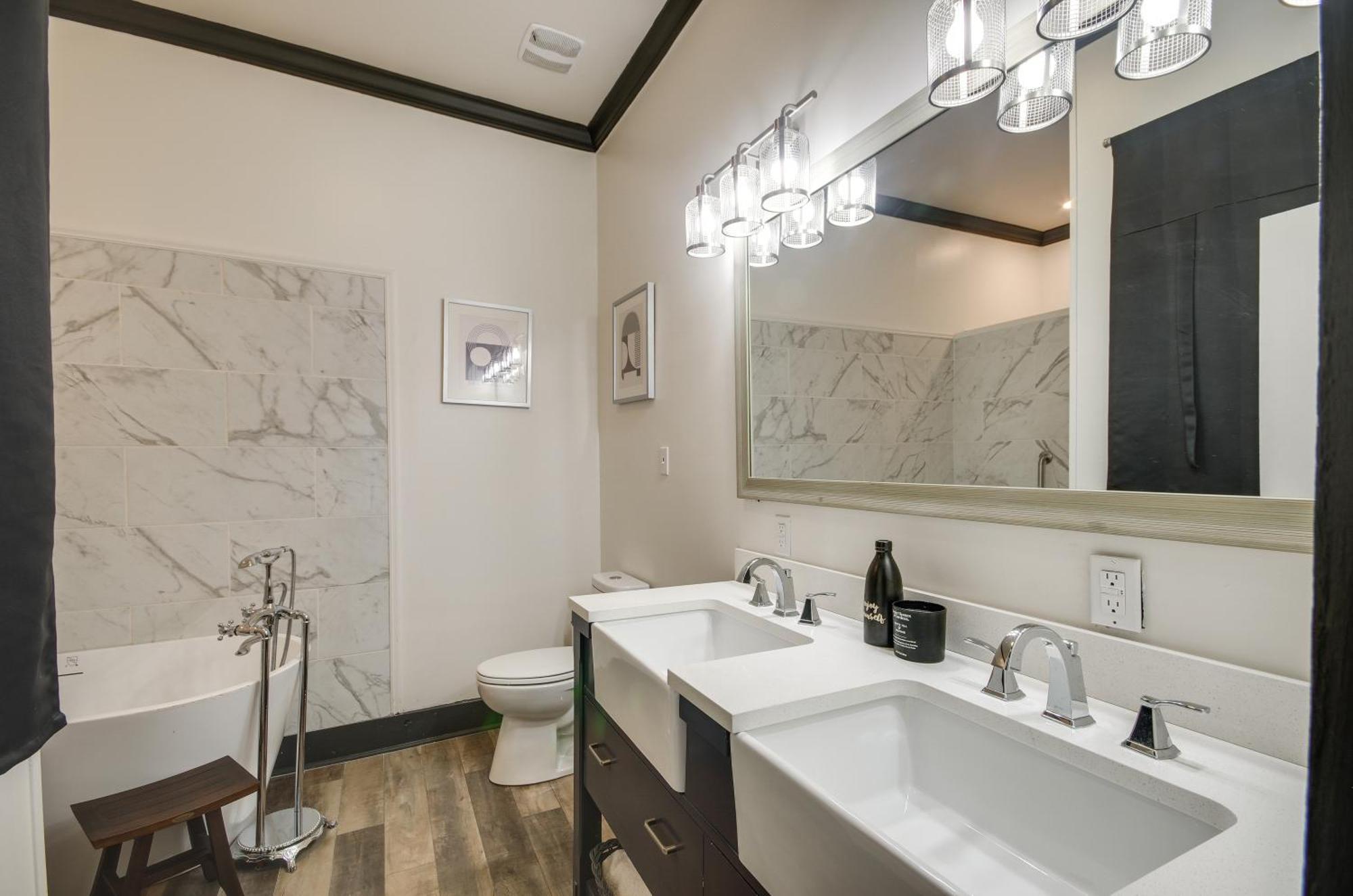 Modern Greenwood Studio Less Than 1 Mi To Downtown! Exterior photo